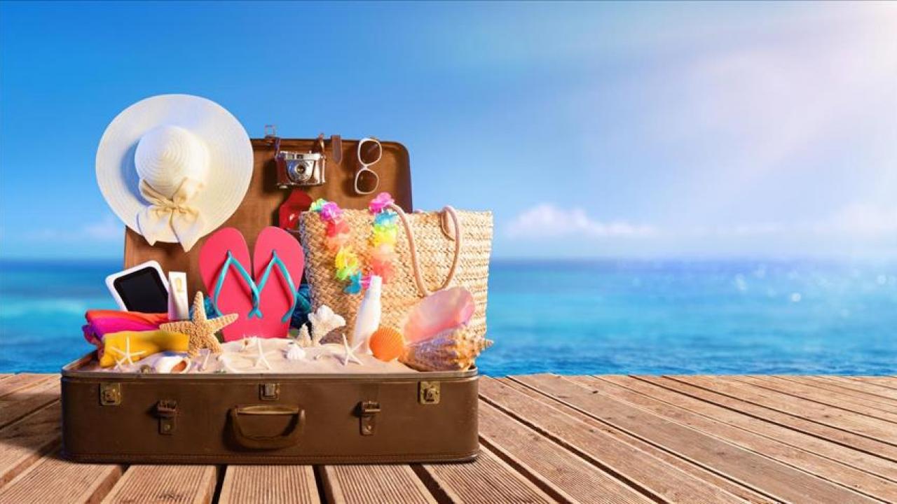 Tatil dolandırıcılarına dikkat! Oteller pankart asmaya başladı