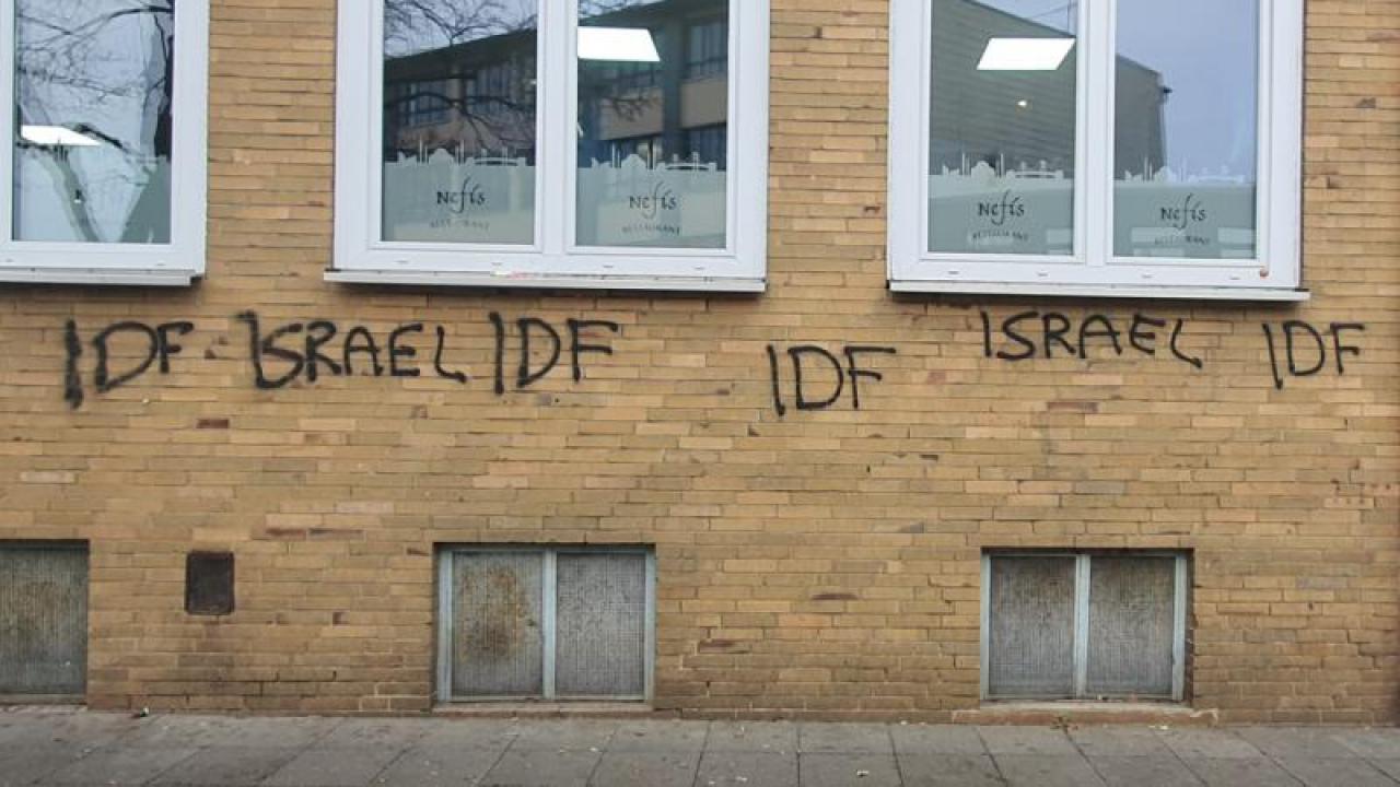 Almanya'da Türk camilerine çirkin saldırı... Cemaa…