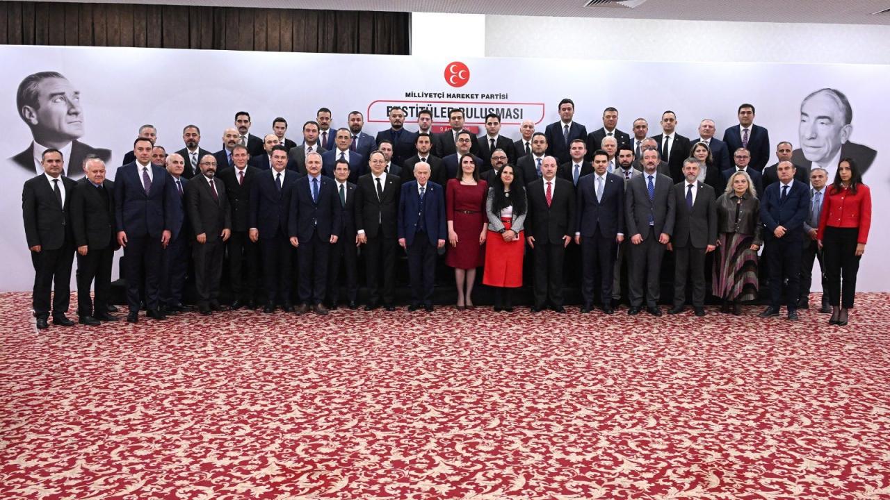 Bahçeli, parti bünyesindeki enstitülerin temsilcileriyle bir araya geldi Bahçeli, parti bünyesindeki enstitülerin temsilcileriyle bir araya geldi