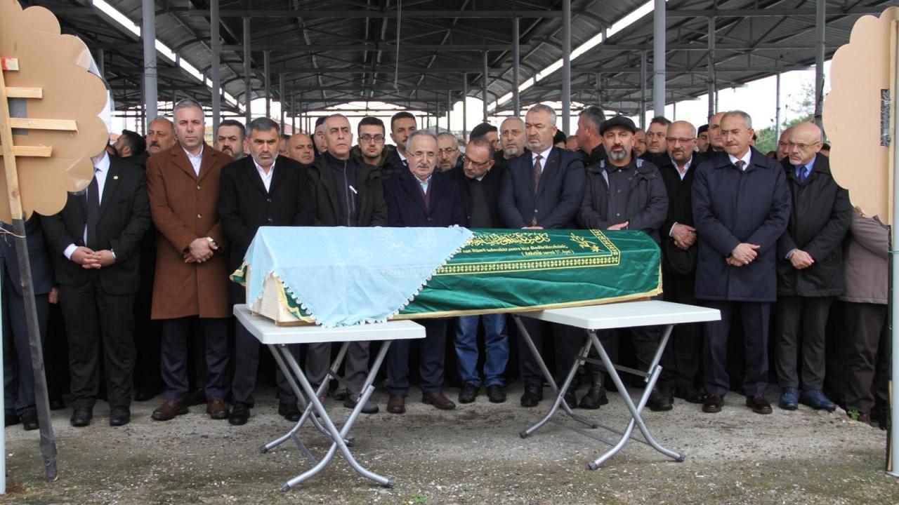Belediye başkanının öğretmen kızının şüpheli ölümü! Toprağa verildi