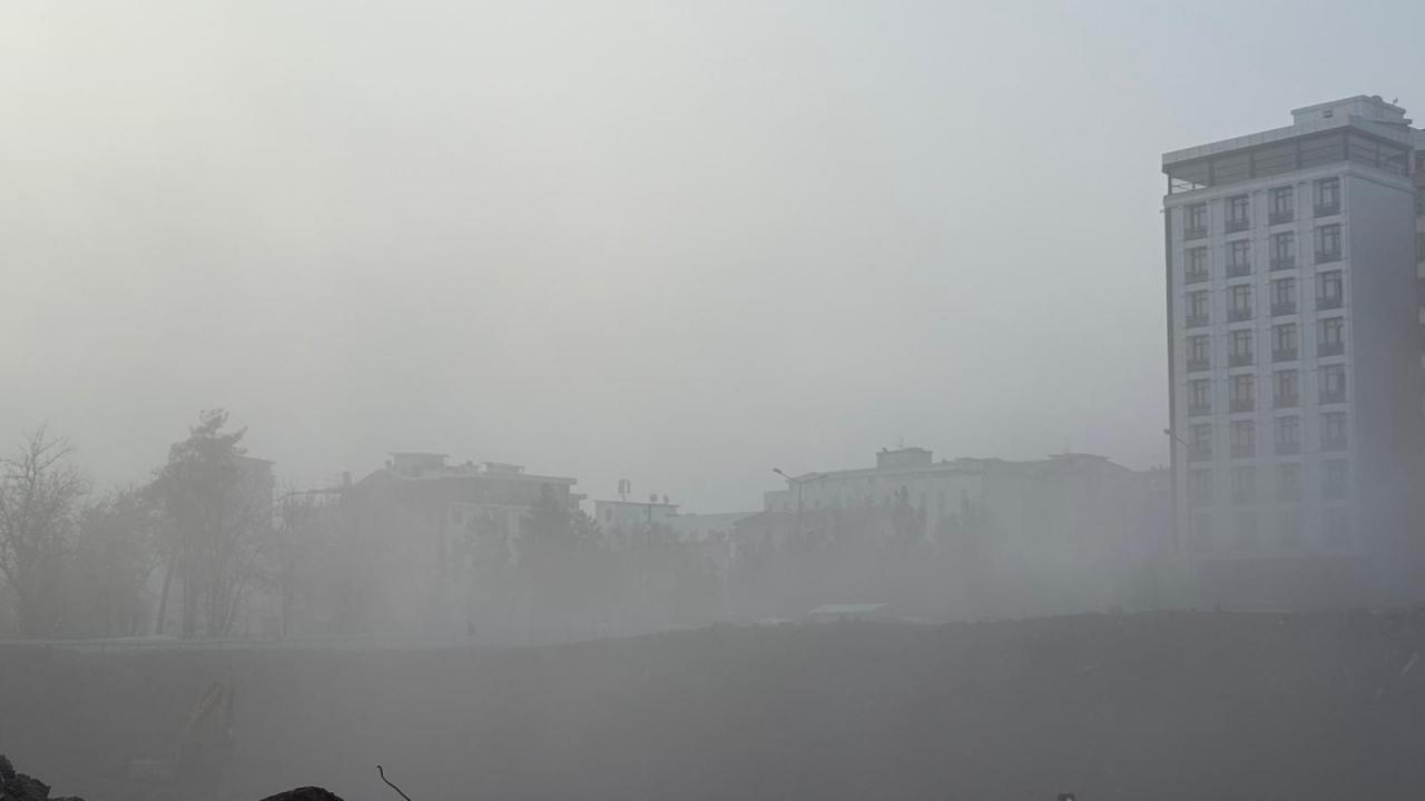 Diyarbakır'da uçak seferlerine sis engeli