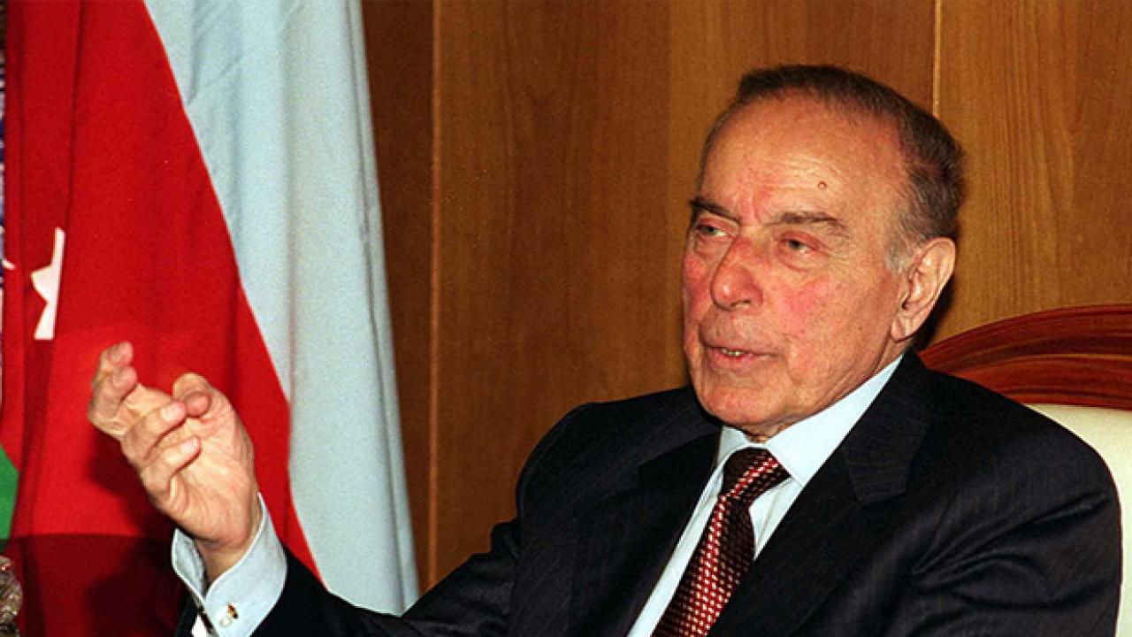 Haydar Aliyev kimdir? Ölüm yıl dönümünde anılıyor