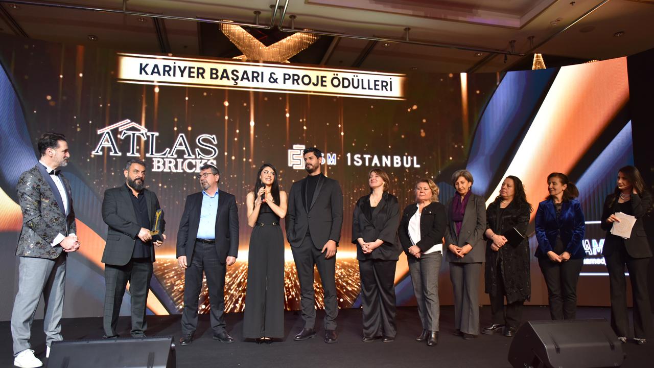 Kanal 7'nin Gelin dizisi ödüllere doymuyor! Yılın günlük dizisi seçildi