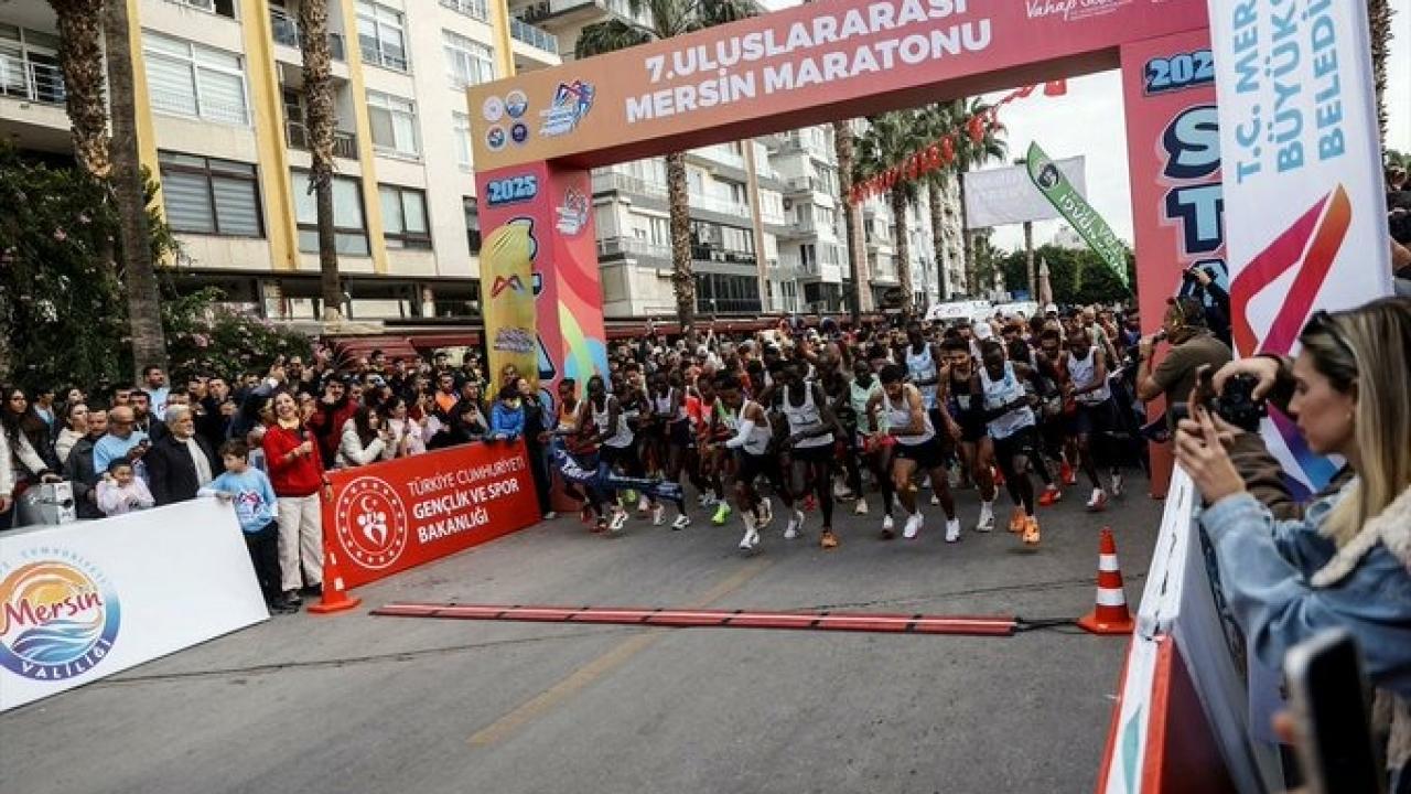 Mersin'de bu yıl 7'ncisi düzenlenen 'Maraton'da Türkiye rekoru kırıldı!