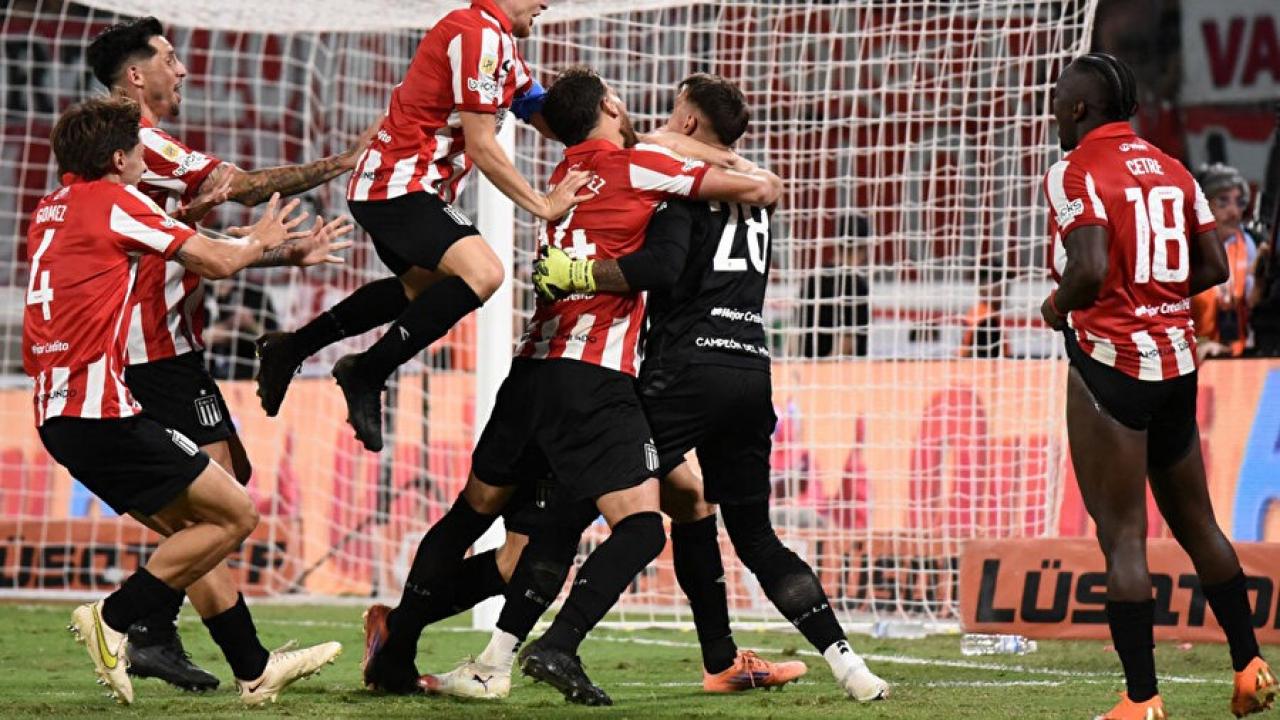 Muslera, toplam 11 golün atıldığı şampiyonluk maçına damga vurdu! Arjantin onu konuşuyor