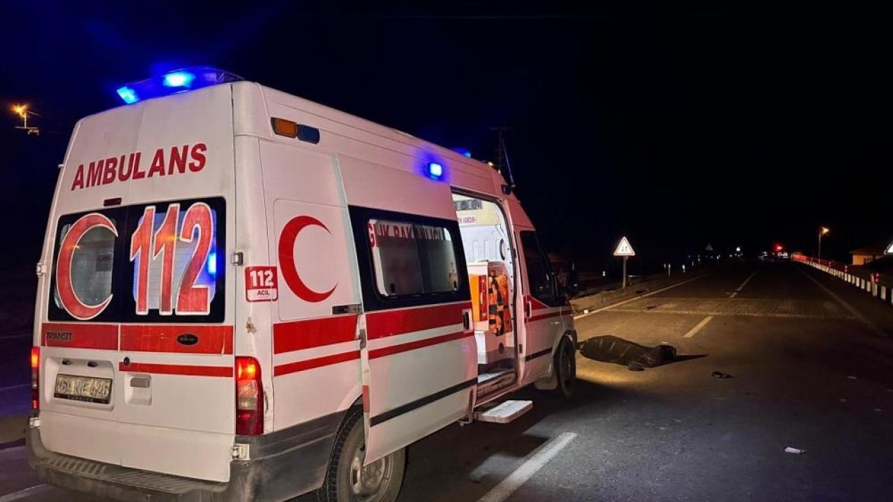 Uşak'ta feci kaza: Otomobilin çarptığı 3 kişi hayatını kaybetti