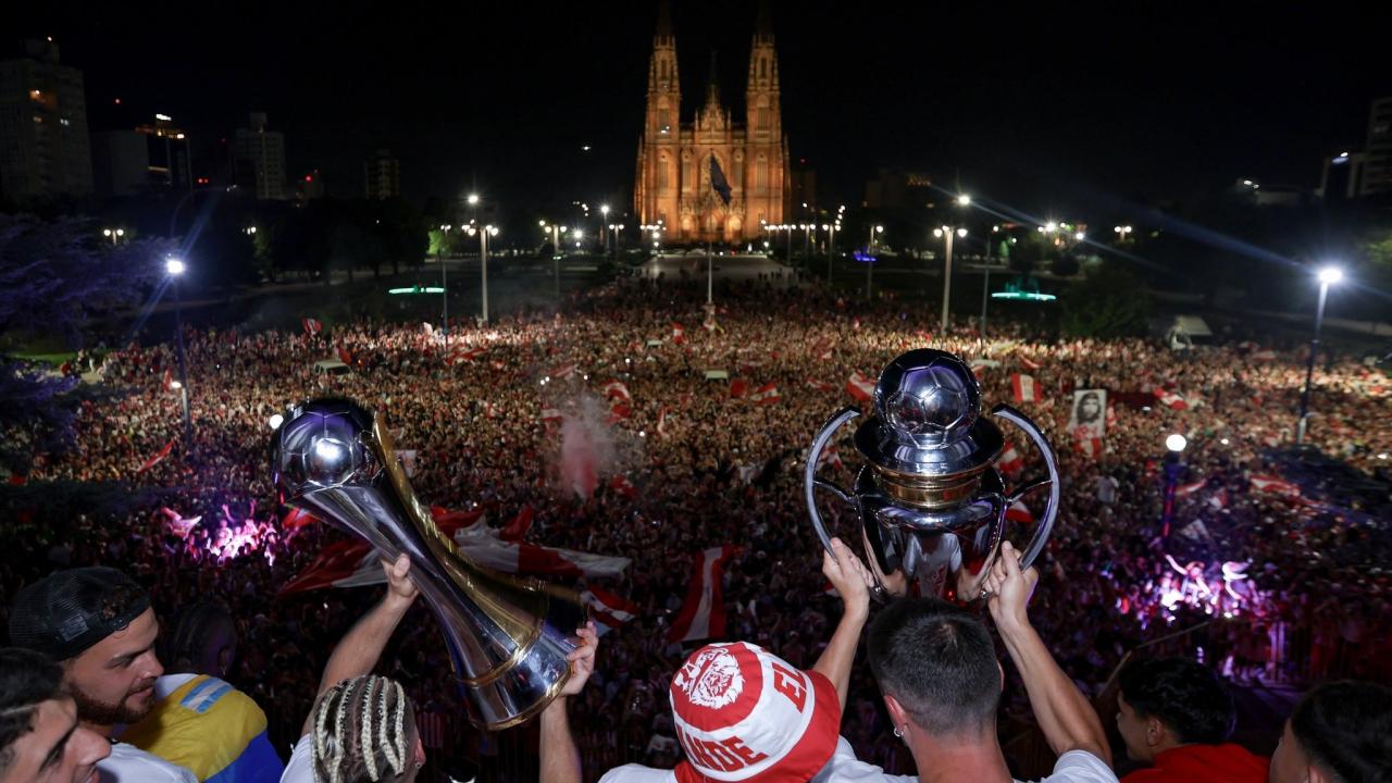 Arjantin'de Jose Sosa ve Fernando Muslera bir haftada iki kupa kazandı