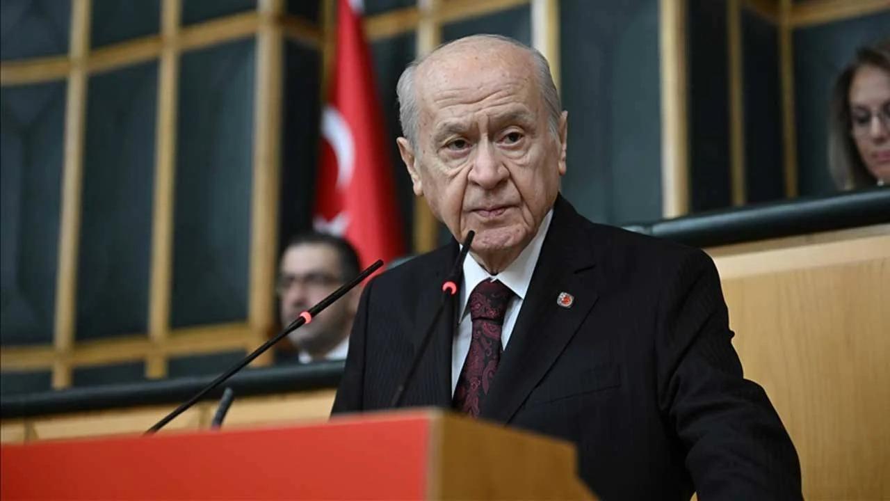 Bahçeli'nin DEM'e uyarısına dikkat çeken yorum: Okullarda ders olarak okutulur!