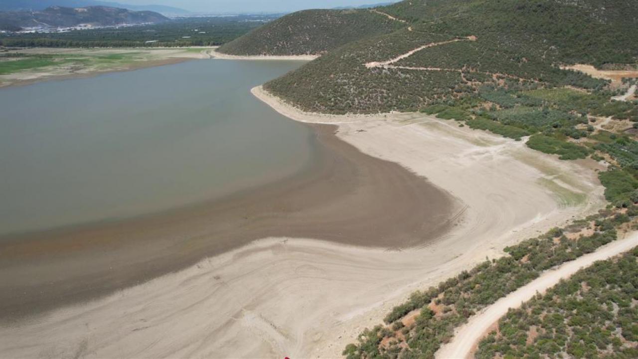 Bursa'da bir göl daha yok oluyor!