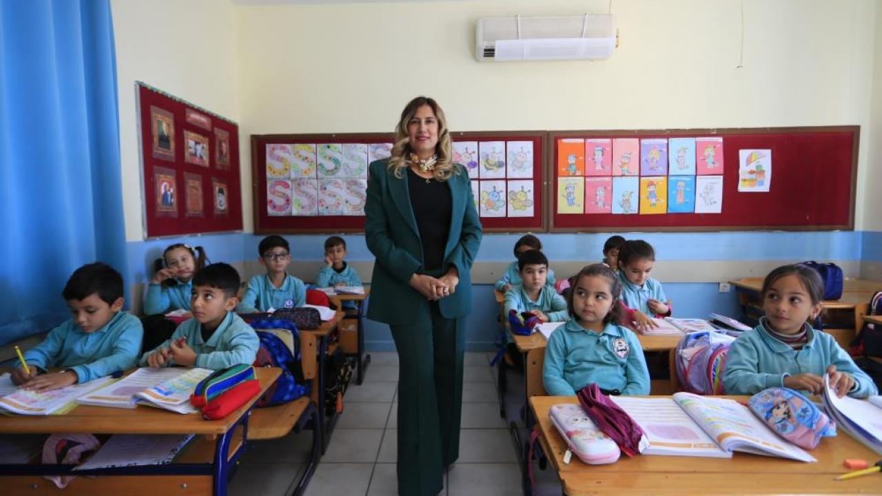 'Ceketimi satarım, yine seni okuturum' diyen babanın kızı eğitim dünyasının Nobeli'ne aday