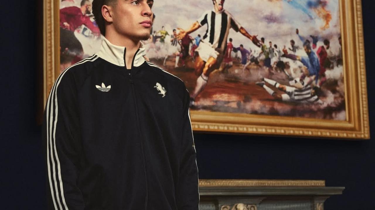 Efsane futbolcu için hazırlanan özel formayı Kenan Yıldız'la tanıttılar