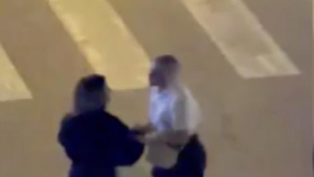 Esenyurt’ta kadınların saç saça baş başa taksi parası kavgası: ‘Aptal’