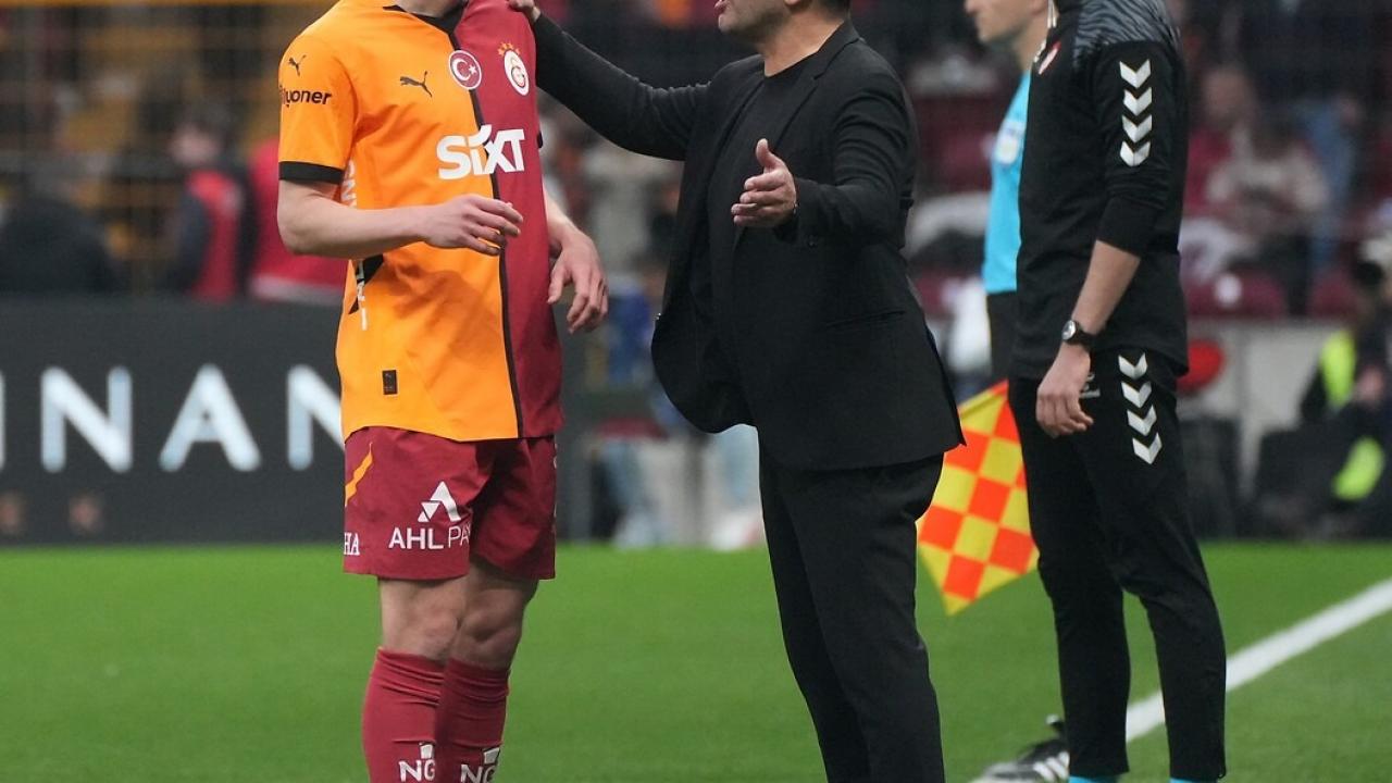 Galatasaray'da Okan Buruk'un gözdesi Sallai'ye Premier Lig'den talip