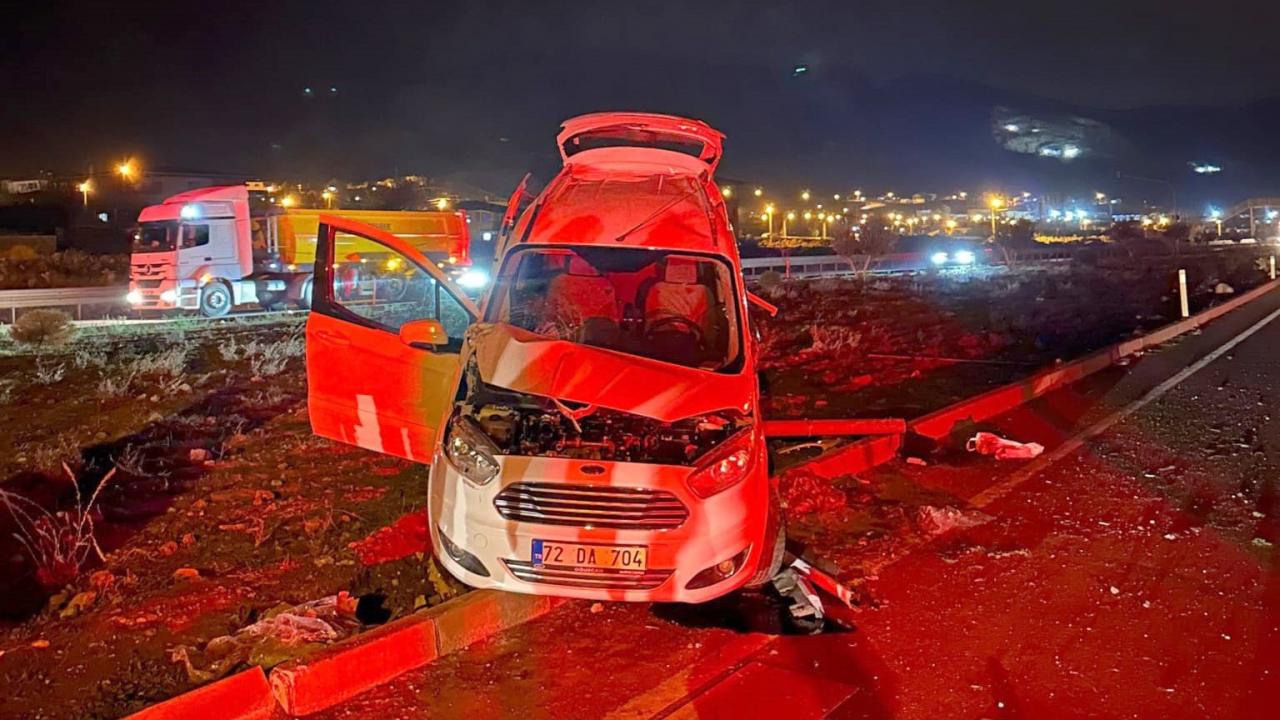 Gaziantep’te hafif ticari araç ile tır çarpıştı: Aynı aileden 4 kişi yaralandı