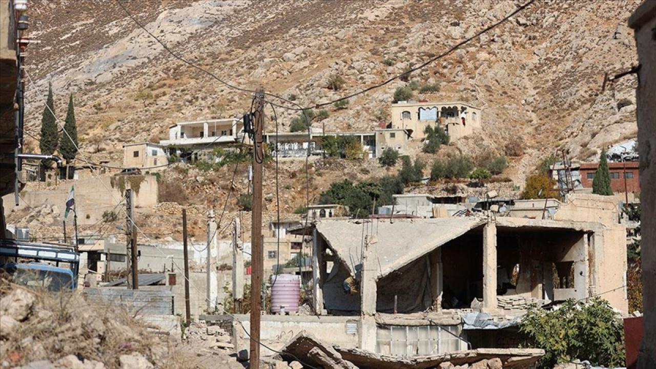 İsrail'den Suriye'de ikinci ihlal: Köye baskın düzenledi