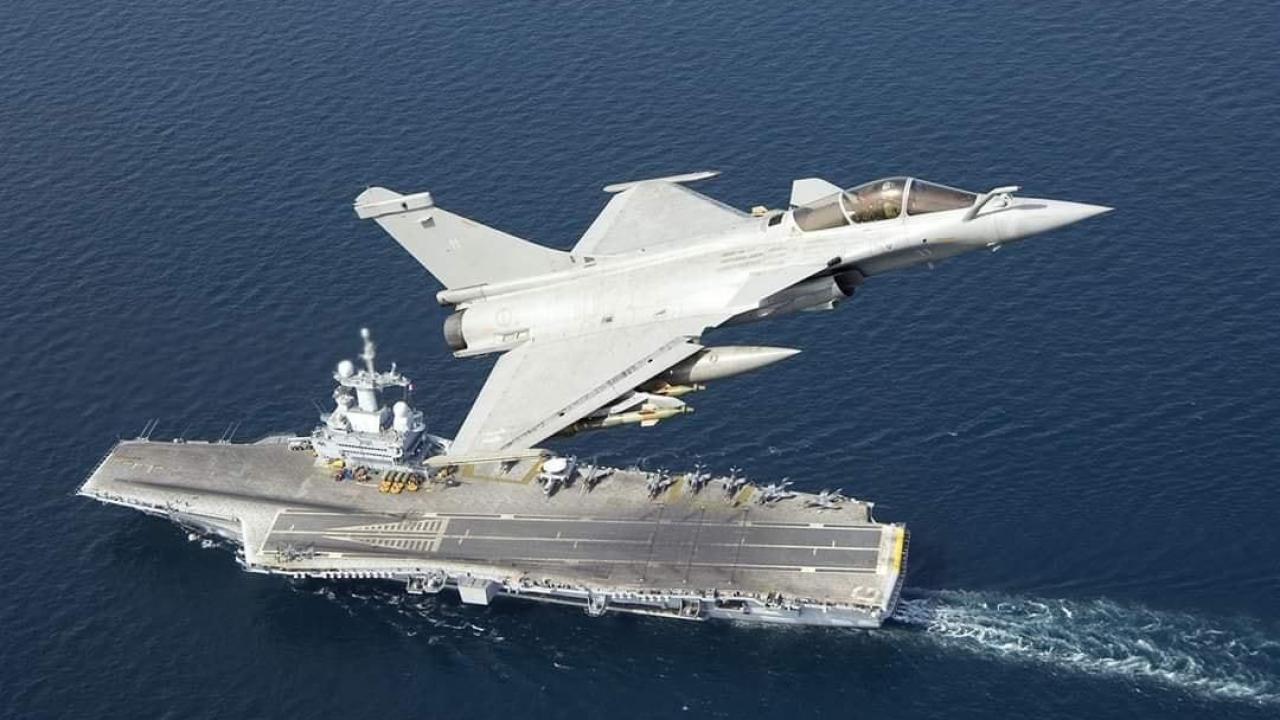 Macron BAE'de duyurdu! Fransa'dan uçak gemisi kararı! Vekillerden 'Erteleyin' çağrısı