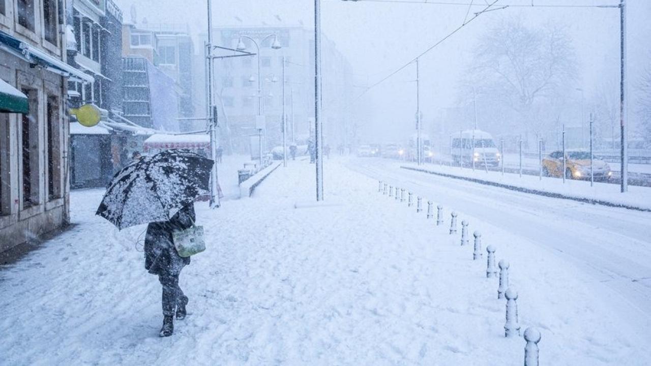 Son dakika: Meteoroloji'den uyarı üstüne uyarı! Kar tatili haberleri peş peşe geldi...