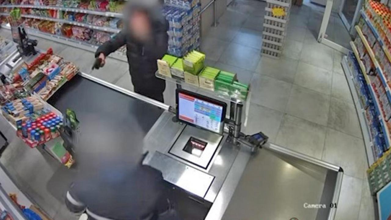 Hollanda'da bir Türk silahlı soygunu şişeyle engelledi