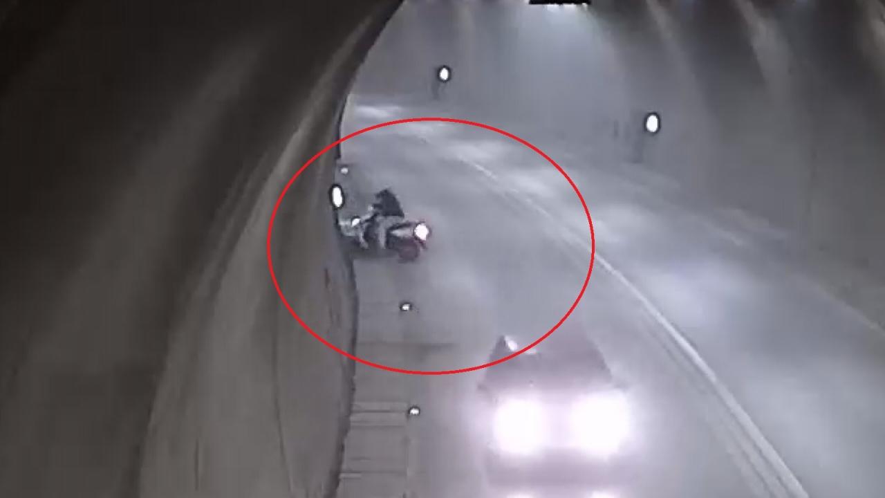 Amasya’da motosiklet, tünelde takla attı