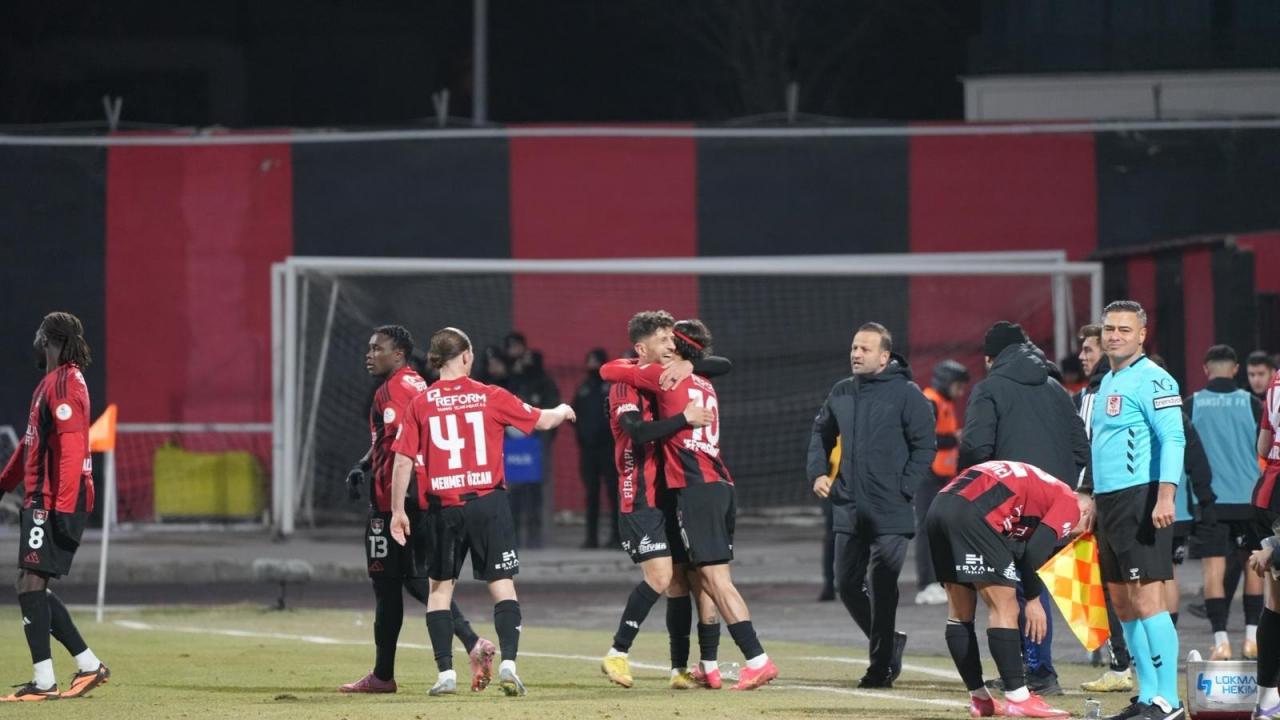 Efsane takım 2. Lig'e düşüyor! 4 golle yıkıldılar