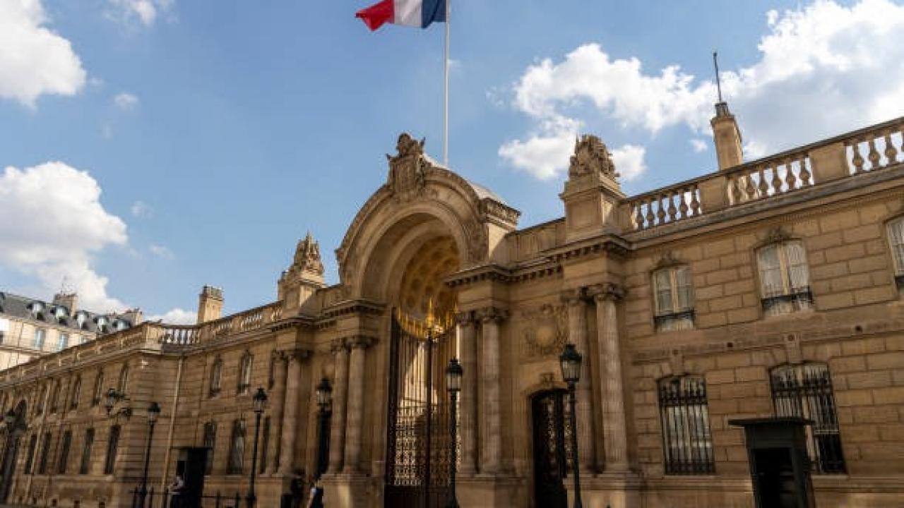 Fransa'da bir soygun daha! Elysee Sarayı’ndan binlerce avroluk gümüş eşya çalındı