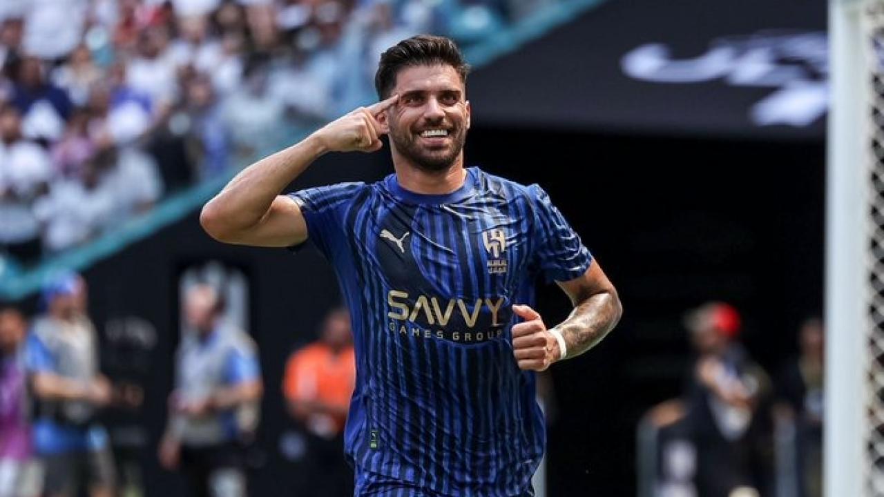 Galatasaraylı yıldız, Ruben Neves için ikna turlarına başladı! Dev takımlar da peşinde