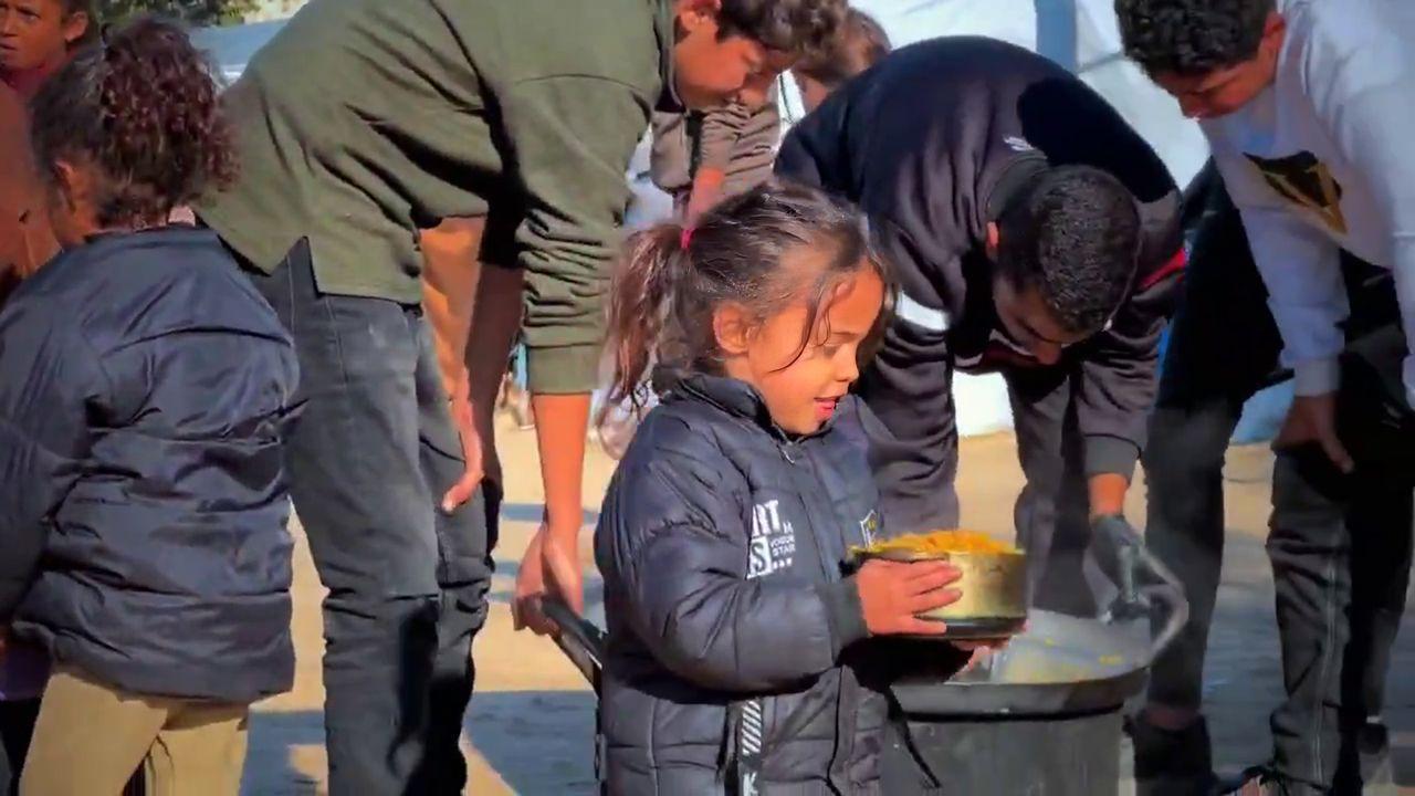 Kağıthane'den Gazze'ye uzanan yardım eli: Nusayrat'ta sıcak yemek desteği