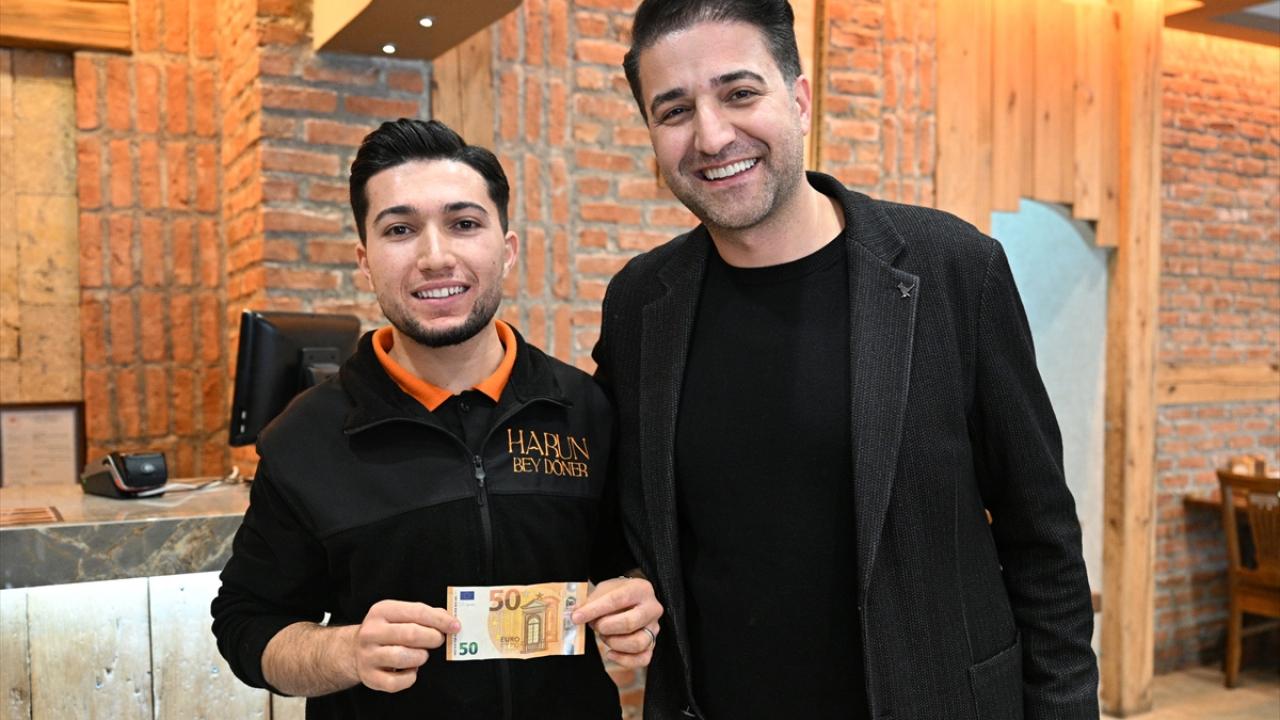 Kayseri’de turist 50 lira yerine 50 euro bahşiş verdi!