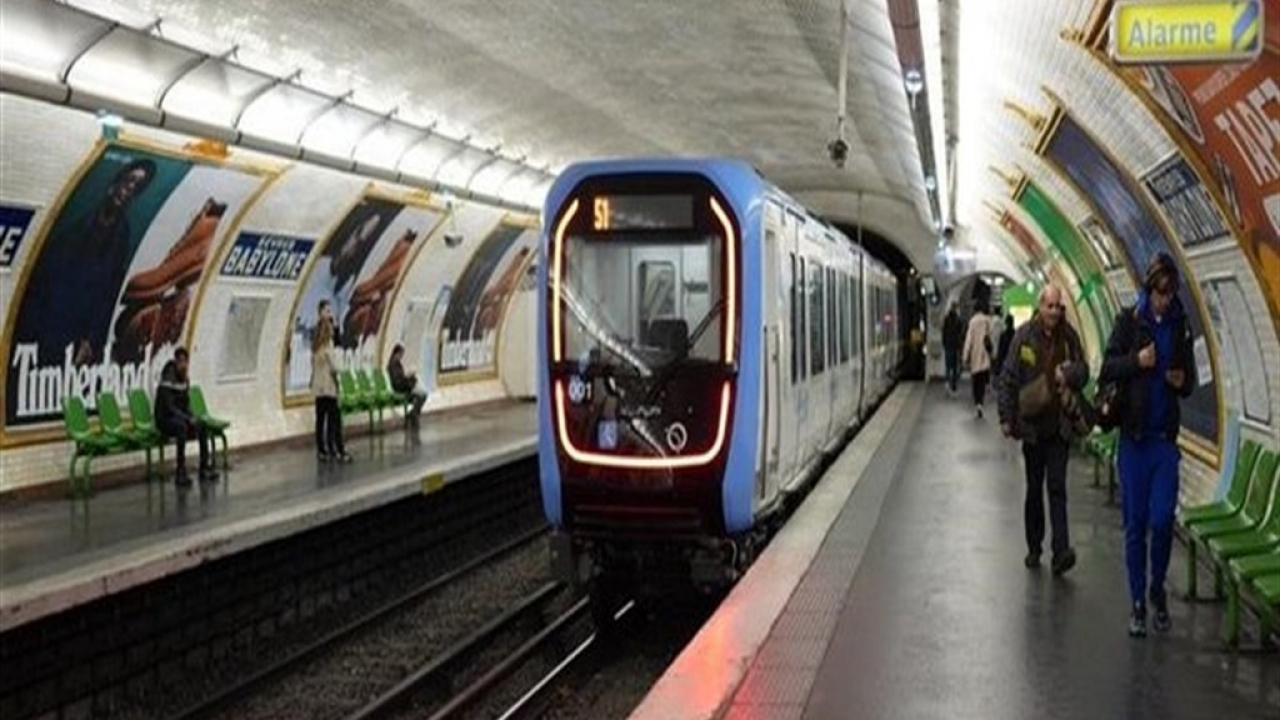 Paris metrosunda 3 kadına bıçaklı saldırı! Biri hamileydi