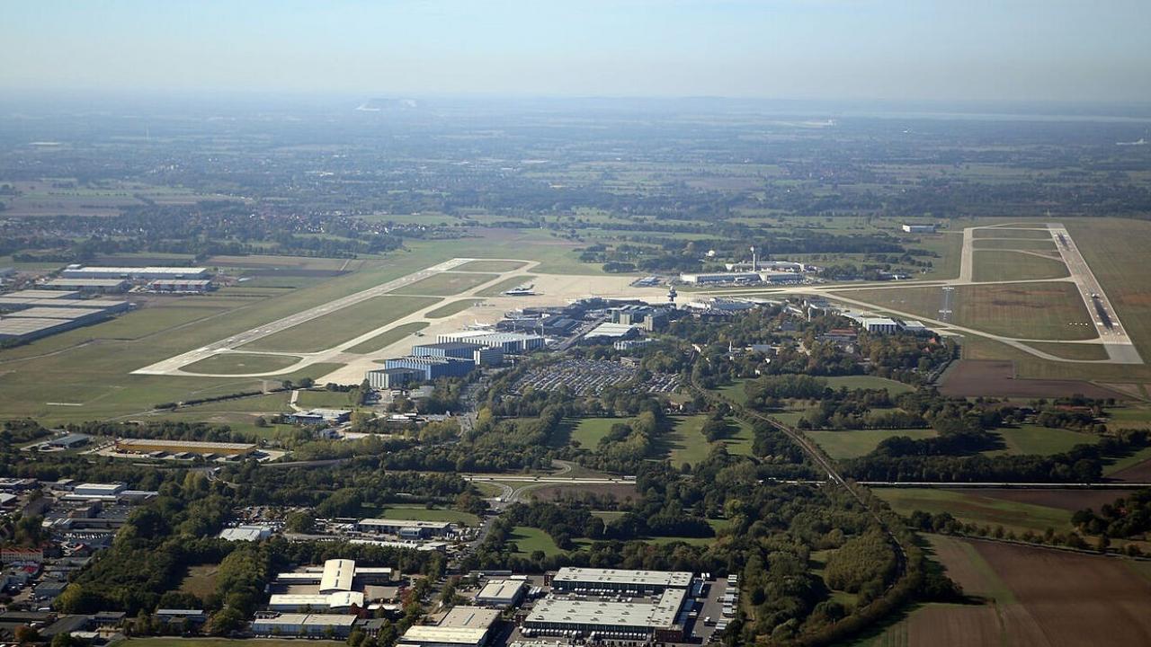 Almanya'da alarm verildi! Çok sayıda dron ülkeye girdi! Uçuşlar durduruldu