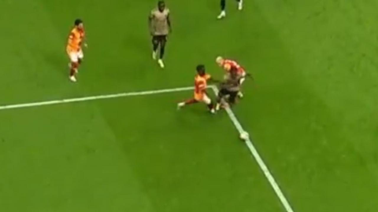 Rams Park'ta penaltı tartışmaları! Gözler hakeme döndü