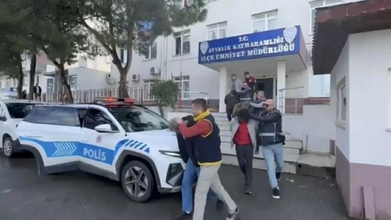 Balıkesir'de 37 kaçak göçmen yakalandı, 6 organizatör şüphelisi tutuklandı