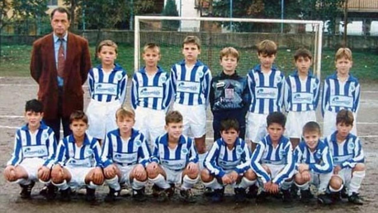 Bombalar altındaki büyüyüp ülkesinin umudu oldu! İşte yaşayan efsanenin hayatı