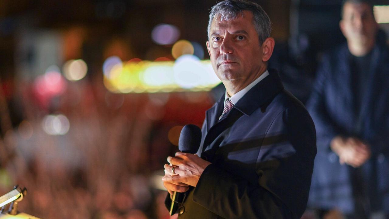 CHP'yi 'itiraf' korkusu sardı: Dört bir yanı yasak aşklarla çevrili ama 'savunmak zorunda'