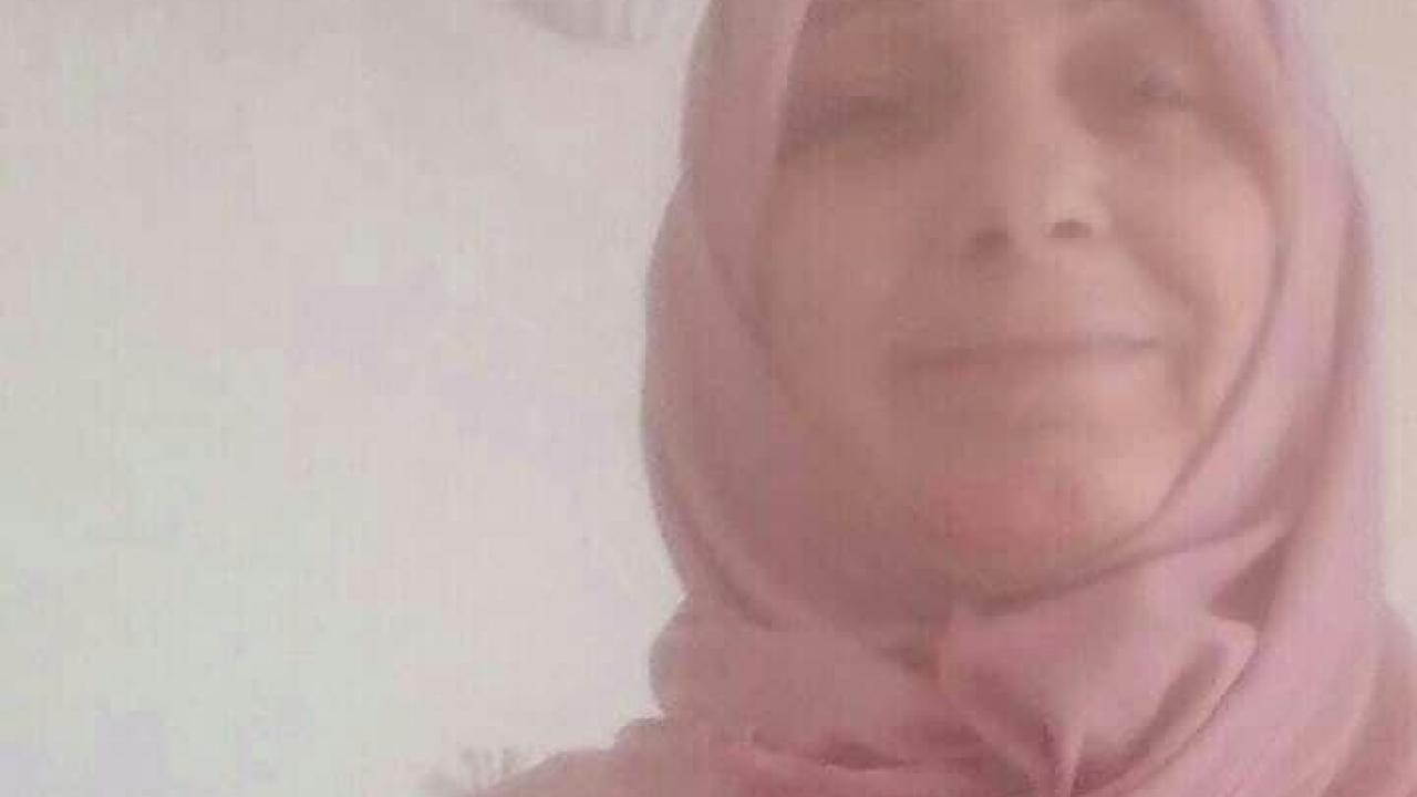 Evinde boğazı kesilerek öldürüldü