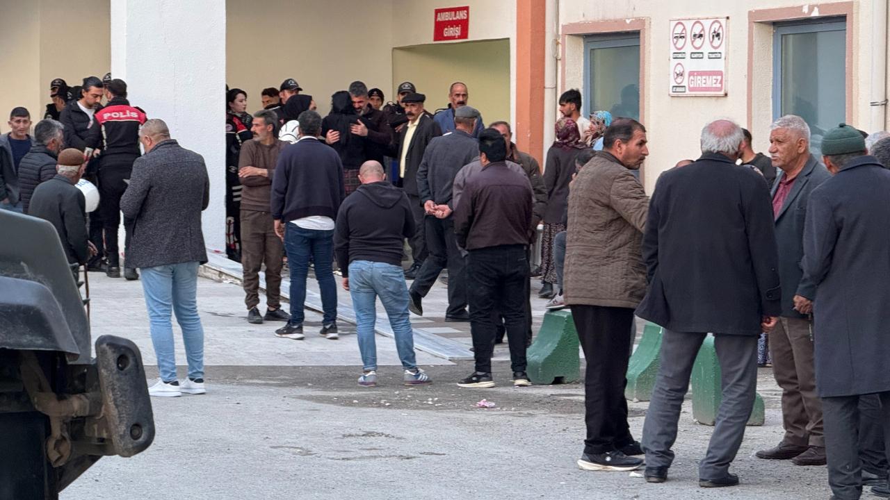 Köyün ortasında korkunç olay: 2 kişi öldü, 6 yaralı