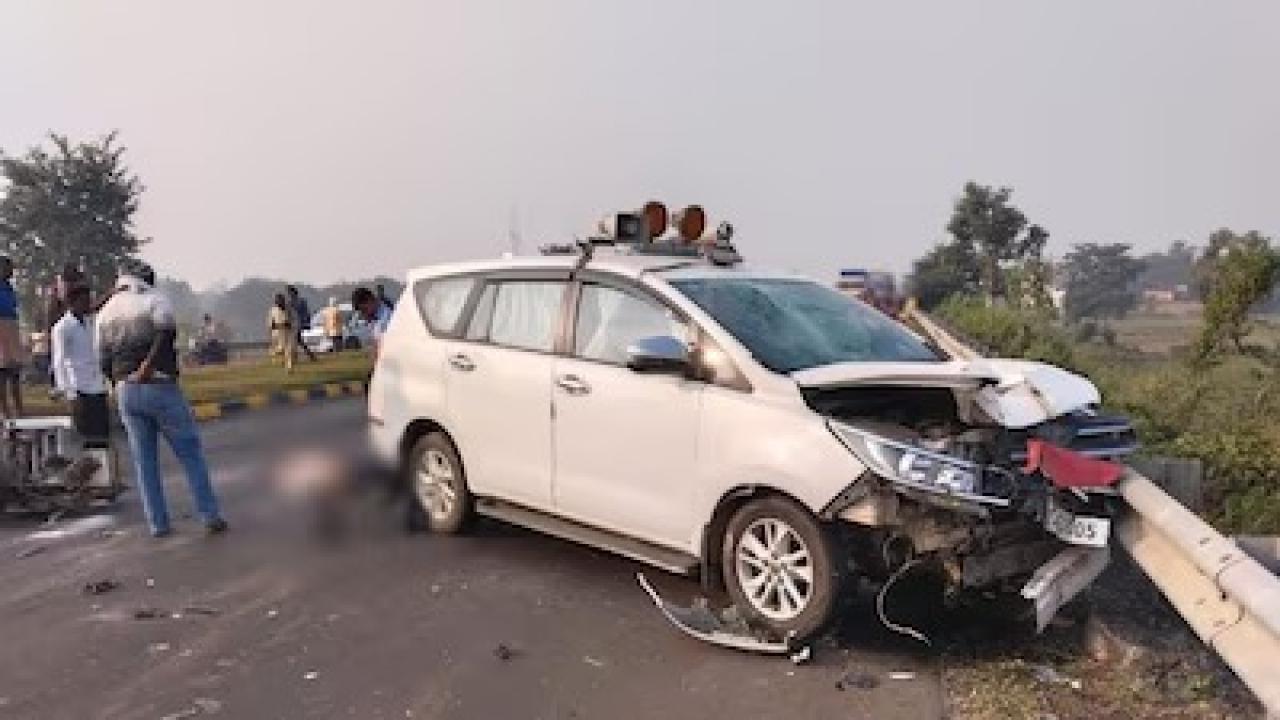 Hindistan'da zincirleme facia: 13 ölü, 30 yaralı