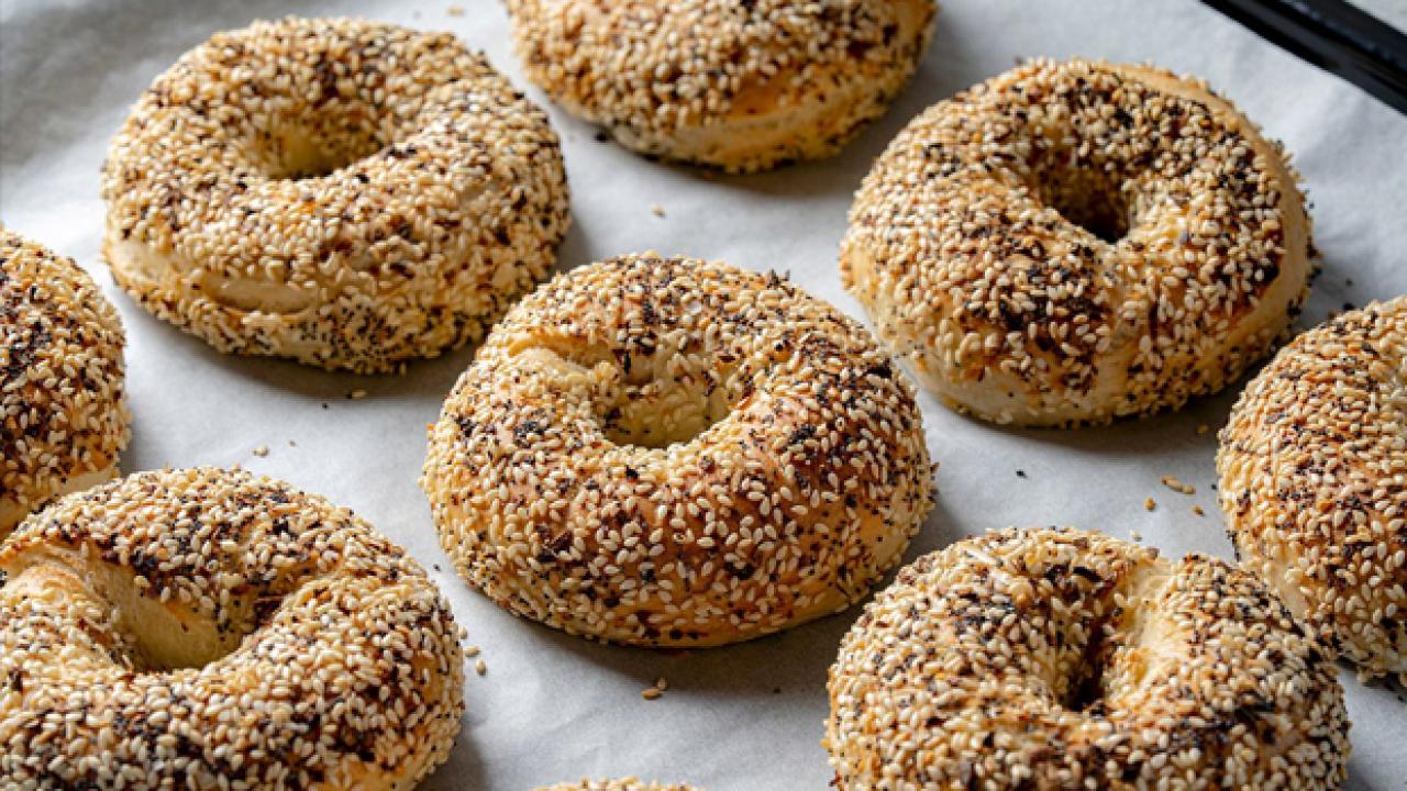 Sabahları önünde uzun kuyruklar oluşuyordu: Tüm şubelerini bir gecede kapattı