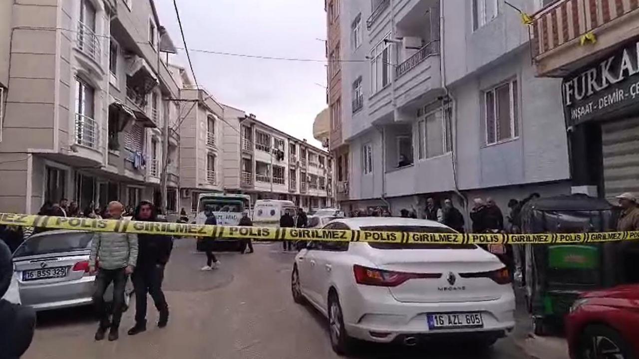 Bursa'da korkunç olay: Evinde boğazı kesilmiş halde bulundu