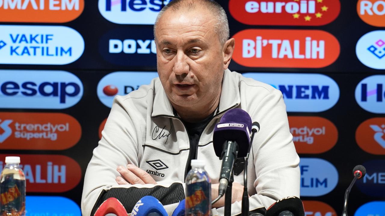 Süper Lig’de adil rekabet yok diyen Stoilov: Galatasaray’a avantaj sağlandı Süper Lig’de adil rekabet yok diyen Stoilov: Galatasaray’a avantaj sağlandı