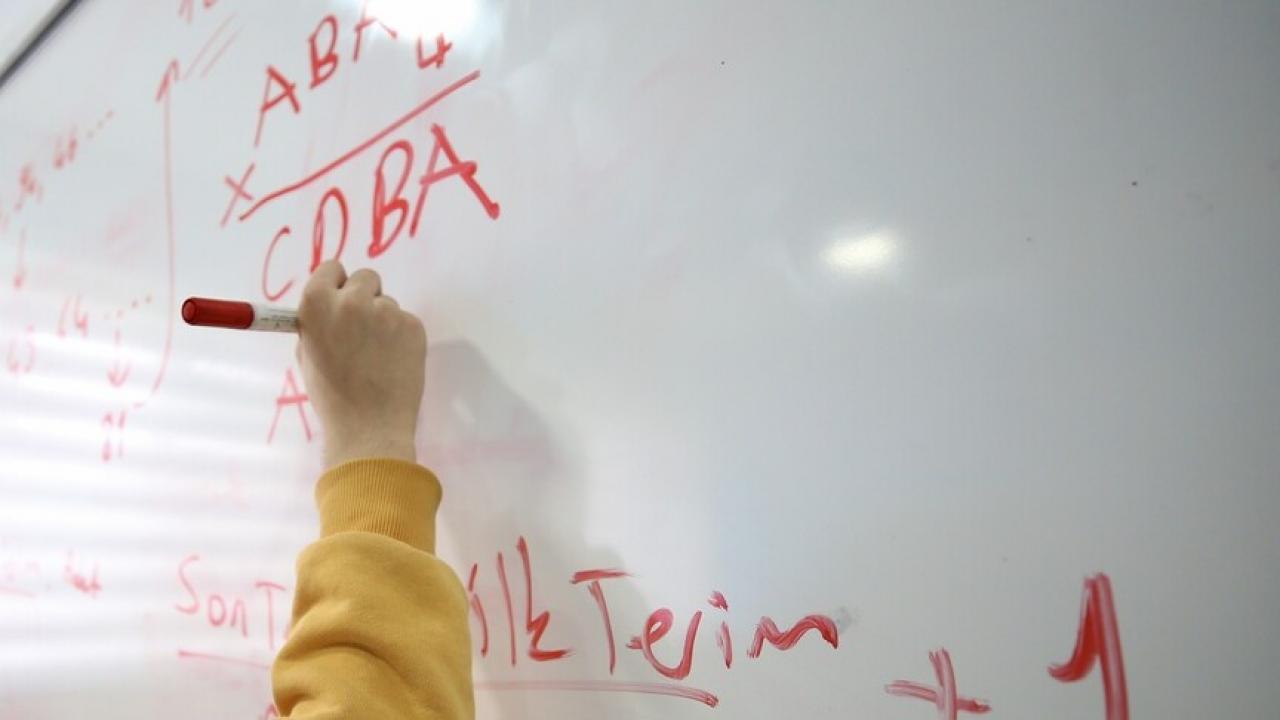 Kıtaları birleştiren sınıflar: Uluslararası imam hatiplerde rekor başvuru