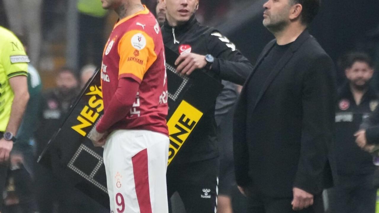 1-1 sonrası Okan Buruk'a Icardi eleştirisi! 'Neden kolay vazgeçiyorsun' diyerek çıkıştı