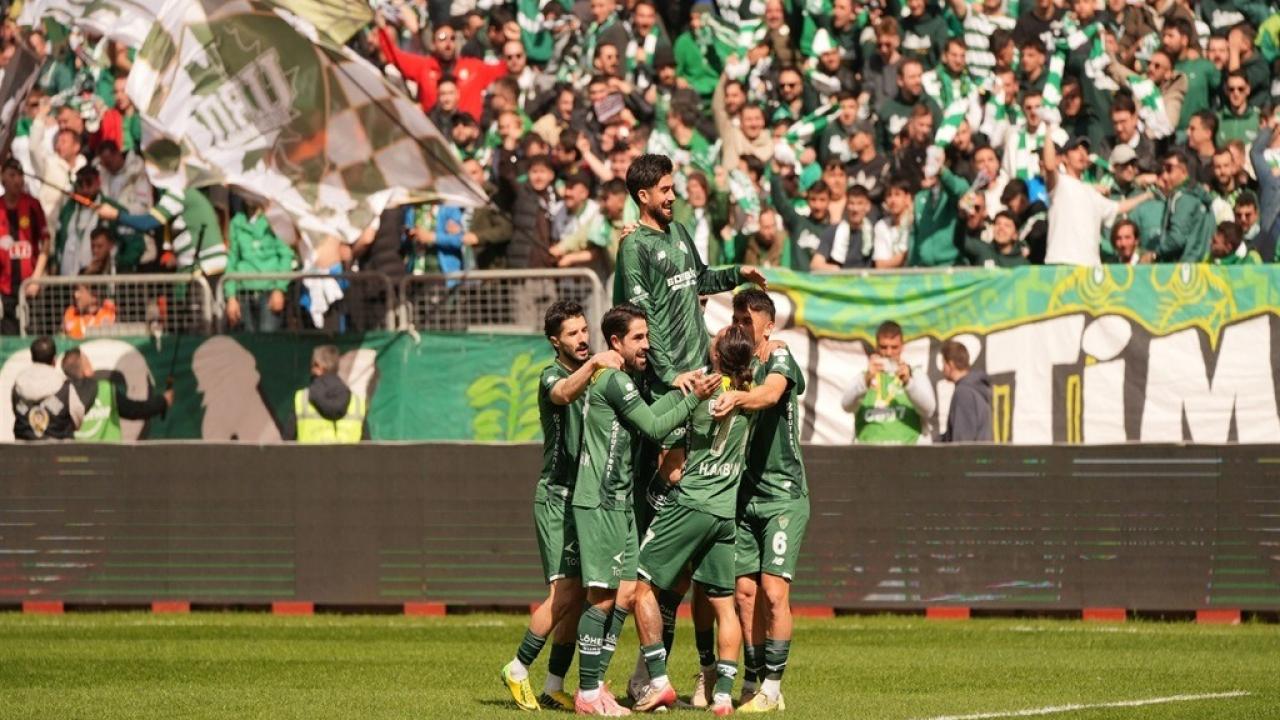 2. Ligde dananın kuyruğu bugün kopuyor! Bursaspor şampiyonluk maçında