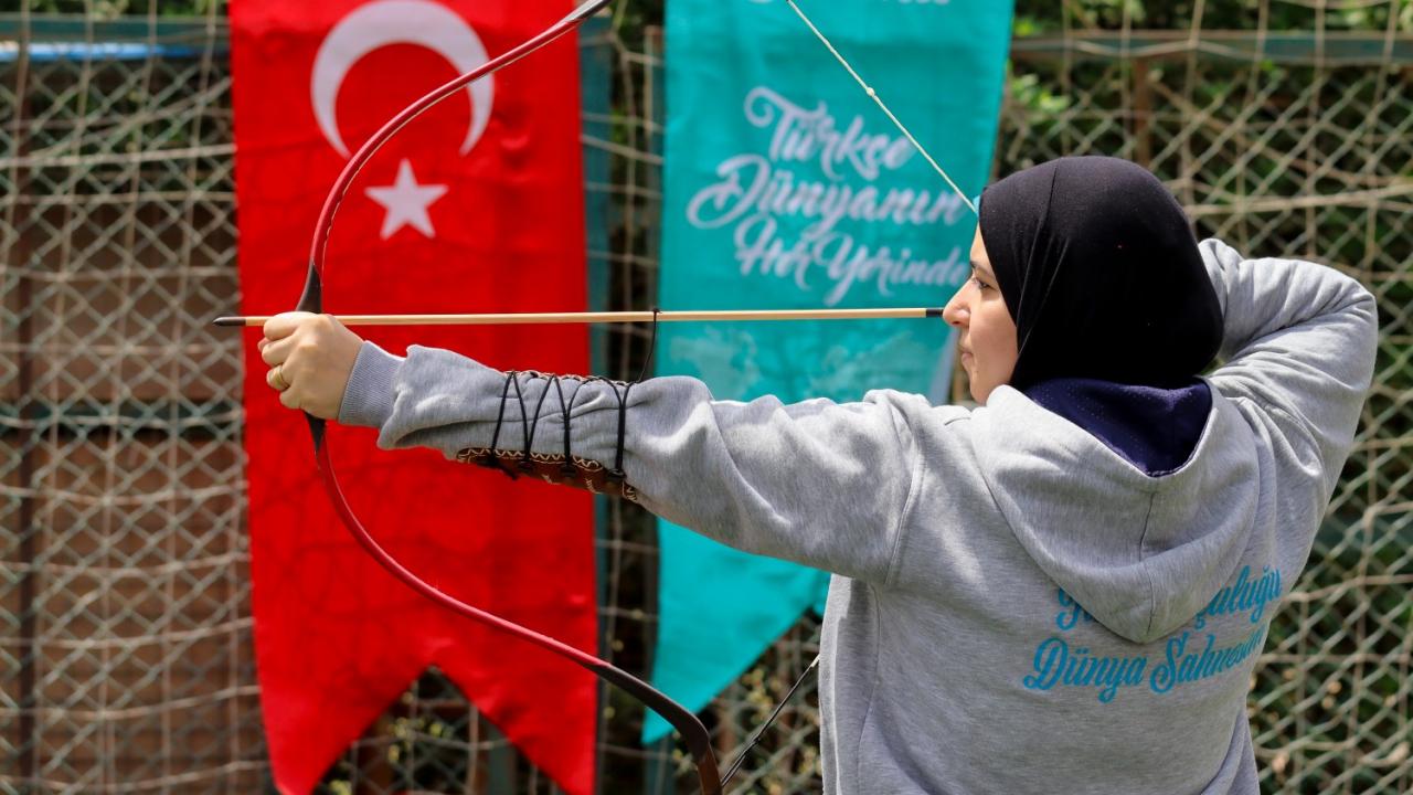 Kahire'de Kemankeş projesiyle geleneksel Türk okçuluğu rüzgarı esiyor