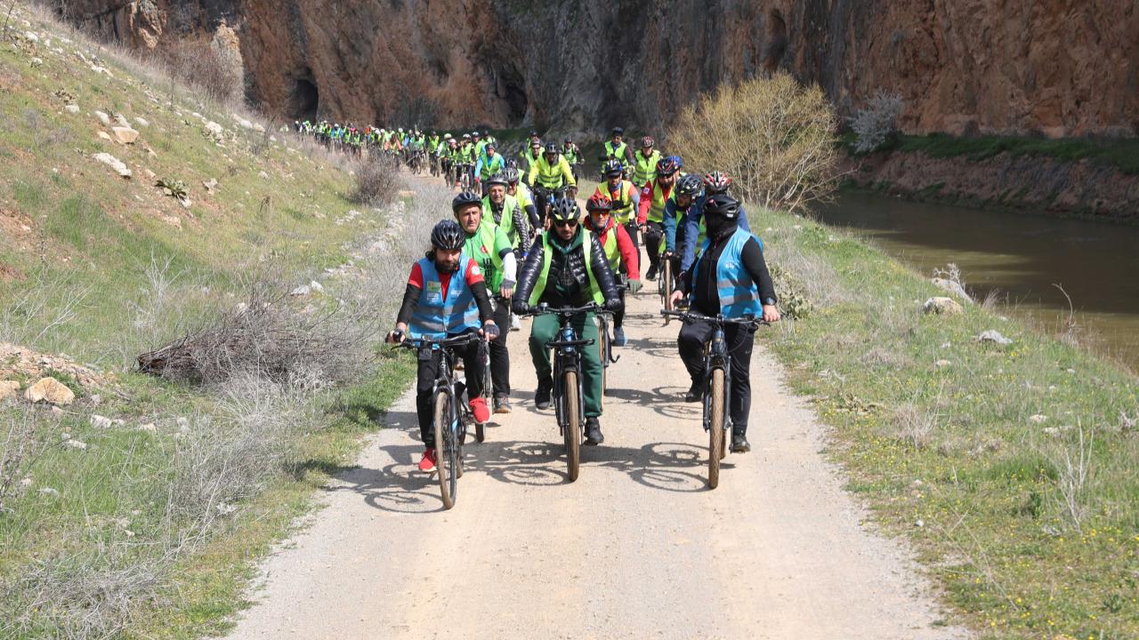 'Avrupa Bisiklet Başkenti' Konya'da pedallar tarih ve doğa için döndü