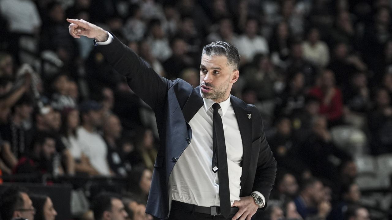 Beşiktaş’ın hocasından büyük başarı! Avrupa’da yılın koçu seçildi Beşiktaş’ın hocasından büyük başarı! Avrupa’da yılın koçu seçildi