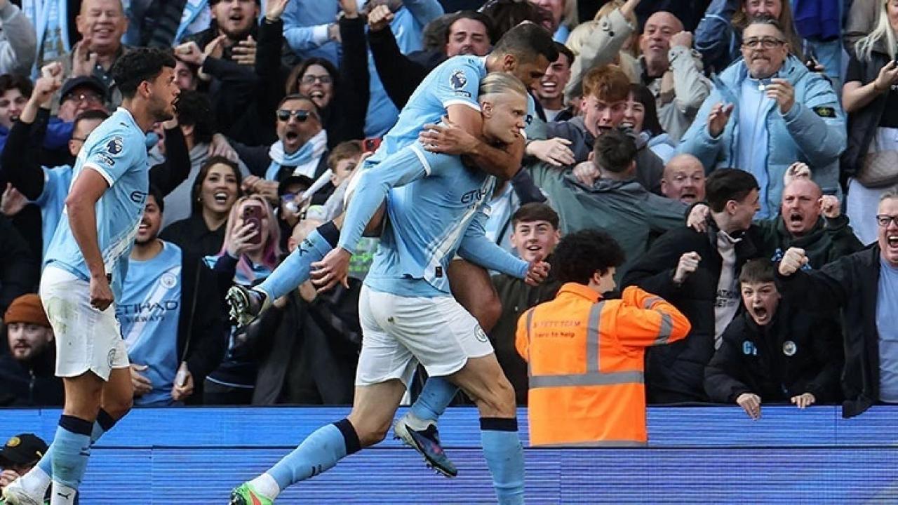 Bir Arsenal klasiği! Zirveyi son haftalarda tehlikeye attılar