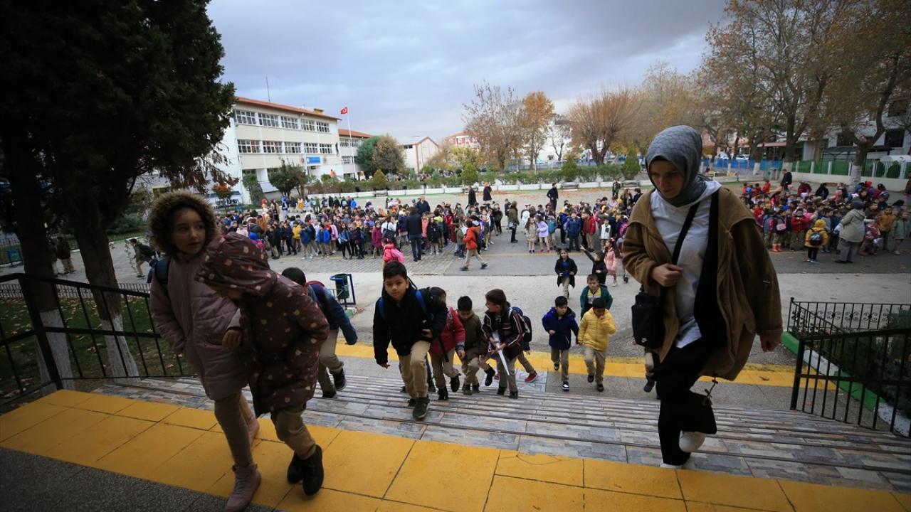 Milli İrade Platformu: Okullar, öğretmenler ve çocuklar hepimizin