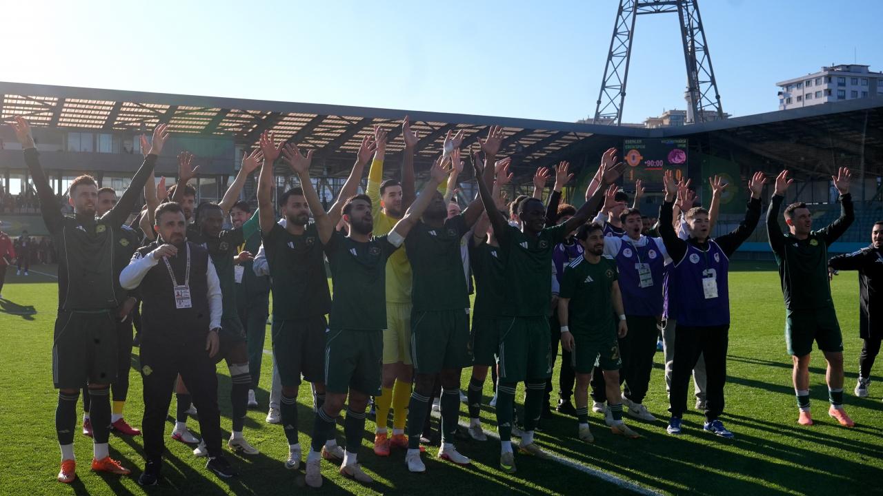 Şampiyon ve küme düşenler belli oldu! Süper Lig bileti için avantajı kaptılar