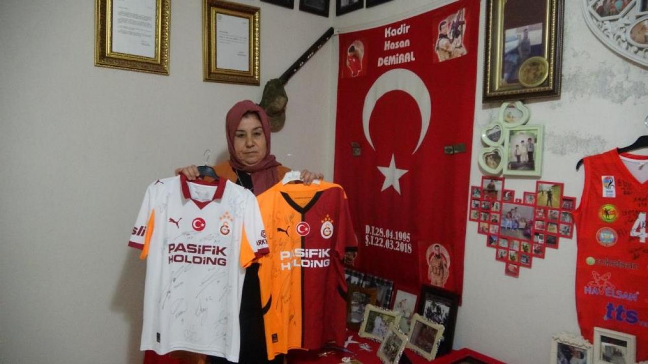 Şehit annesinin Galatasaray forması isteği gerçekleştirildi!